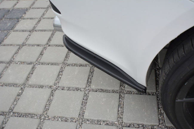Maxton side splitters til Lexus IS Mk2 – blank sort – billede 2 af 3