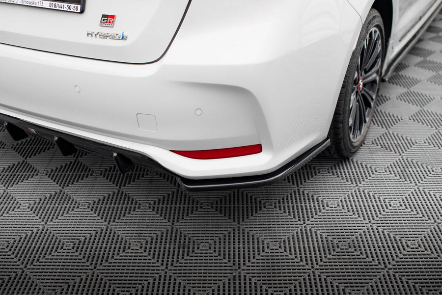Maxton side splitters til Toyota Corolla Mk12 Sedan – blank sort – billede 1 af 4