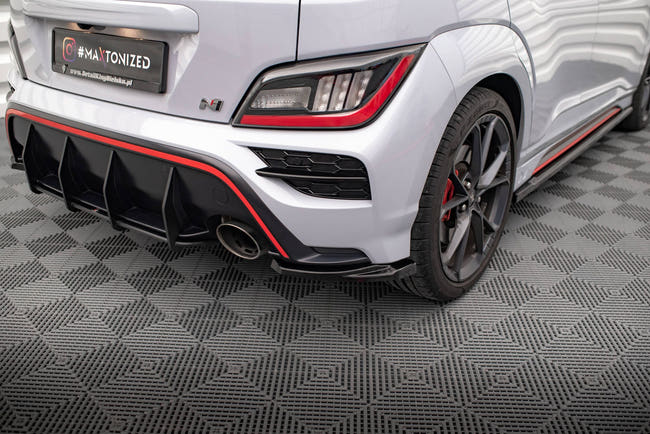 Maxton side splitters til Hyundai Kona Mk1 – blank sort – billede 1 af 6