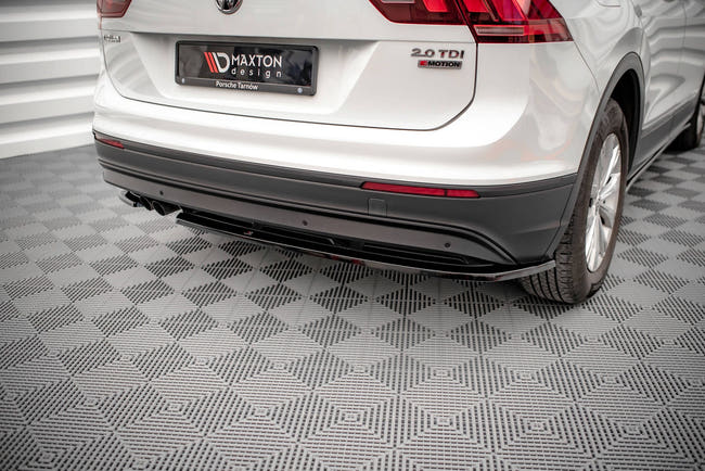 Maxton side splitters til Volkswagen Tiguan Mk2 – blank sort – billede 1 af 5