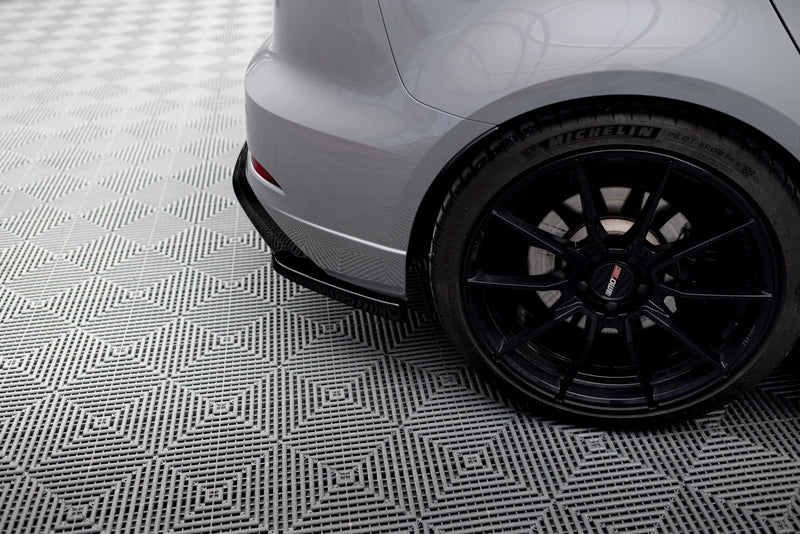 Maxton side splitters til Audi RS3 8V Sportback Facelift – blank sort – billede 3 af 5