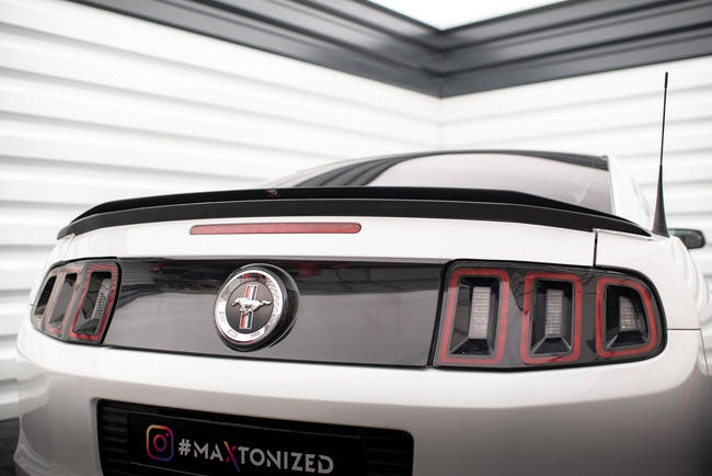 Maxton Spoiler Cap Ford Mustang Mk5 Facelift - Gloss Black