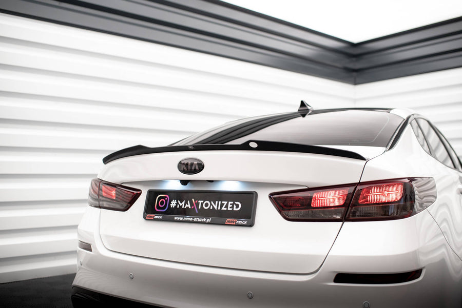 Maxton spoiler cap til Kia Optima Mk4 – blank sort – billede 1 af 8