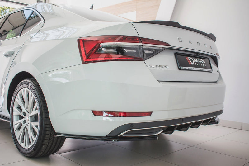Maxton rear valance til Skoda Superb Liftback / Combi Mk3 Facelift – blank sort – billede 2 af 7